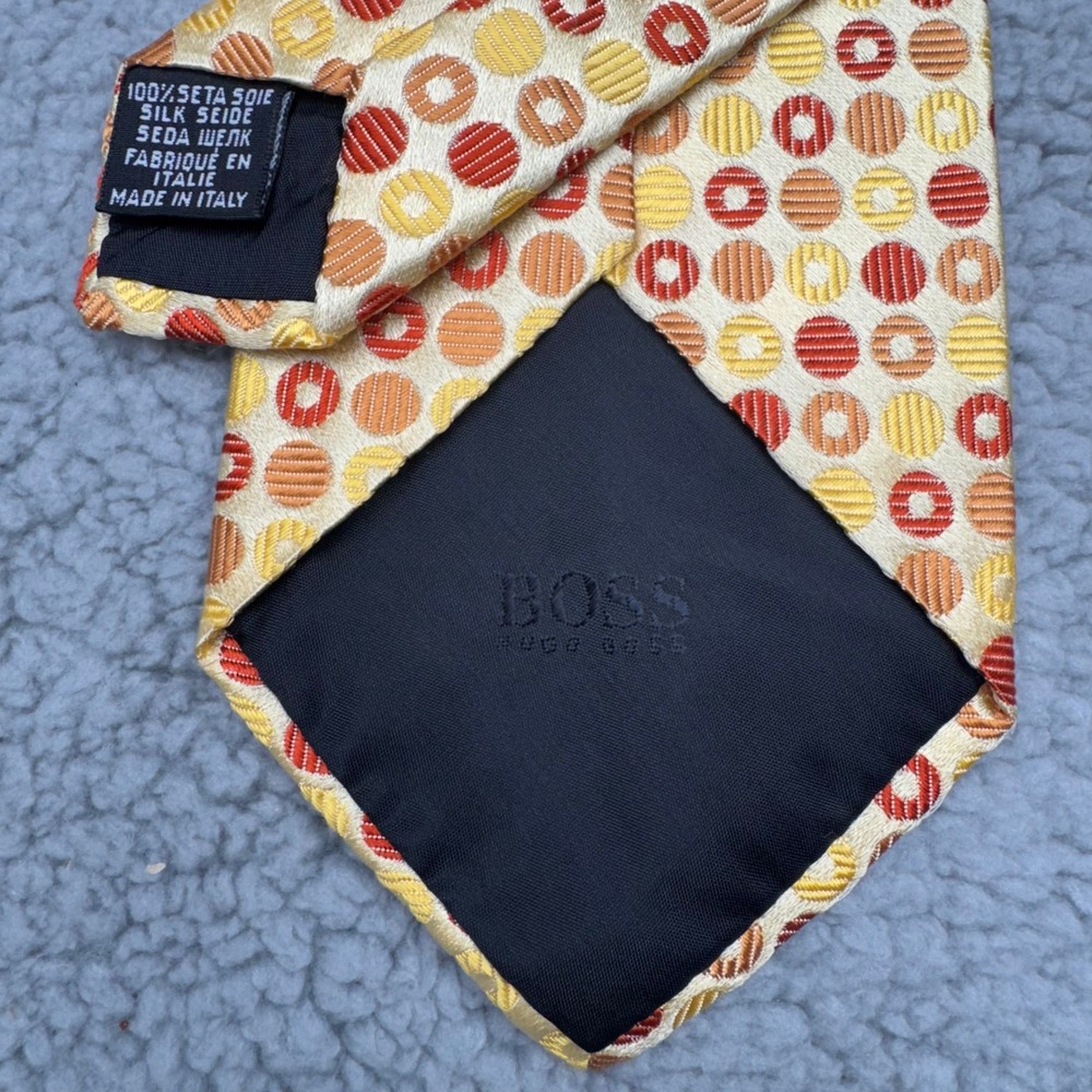 Hugo Boss Tie Men Gold Geometric Silk Necktie Retro Designer Luxury Career Wear - Picture 6 of 7